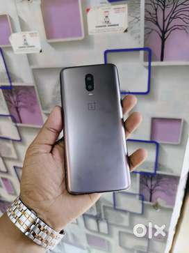 ONE PLUS 6T 6GB RAM 128GB ROM FABLOUS CONDITION GLASS CHANGED