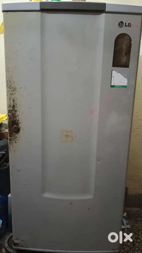 LG Fridge 183 Ltr Good Condition 6 years Old. Good Cooling Capacity.