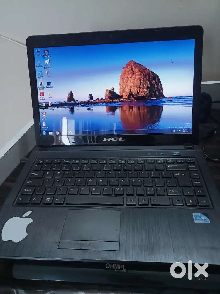 HCL Laptop with 2 speakers