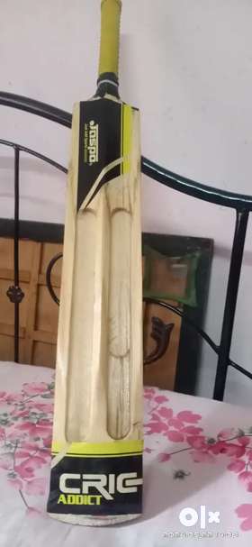 A tennis bat Kashmir willow very good condition scoop bat