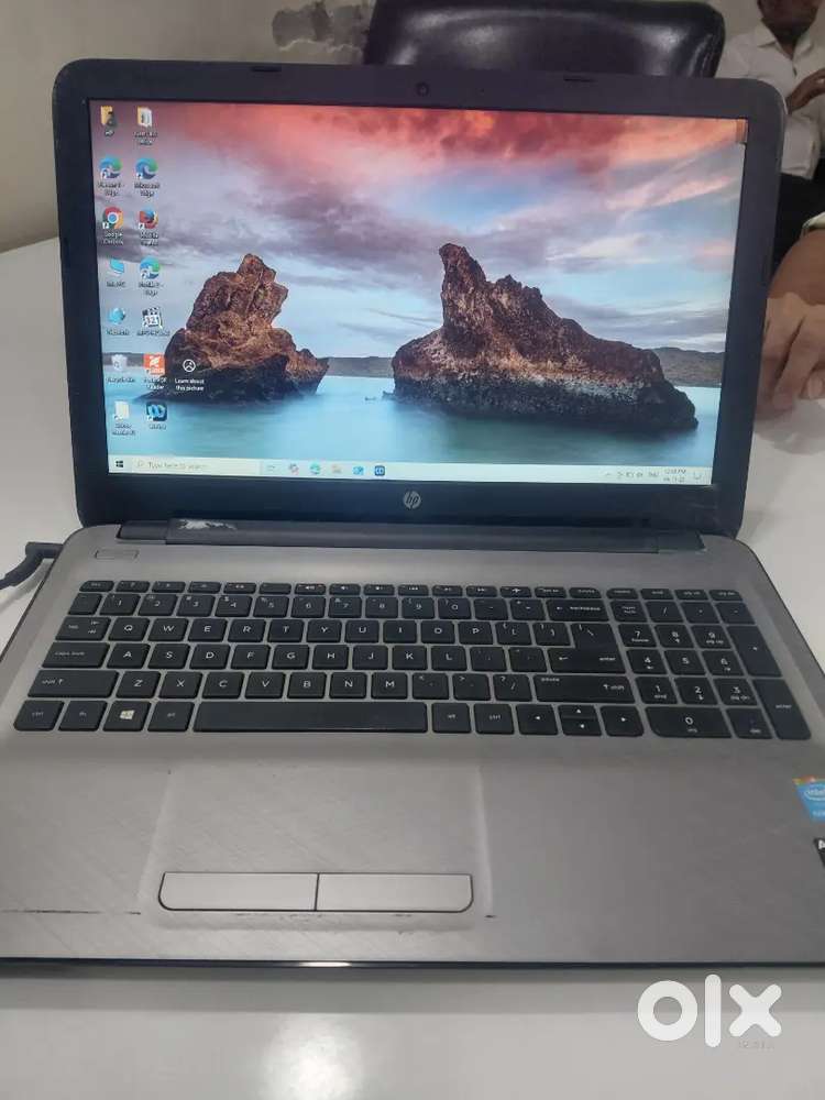HP LAPTOP.