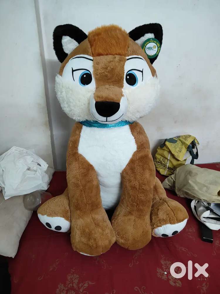 Ultra-Soft & Huggable Giant 3ft Fox Plush: A Perfect Gift for All Ages