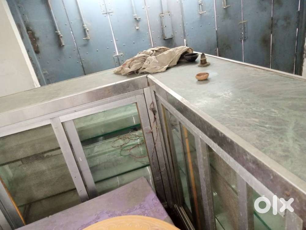 Sweet display counter