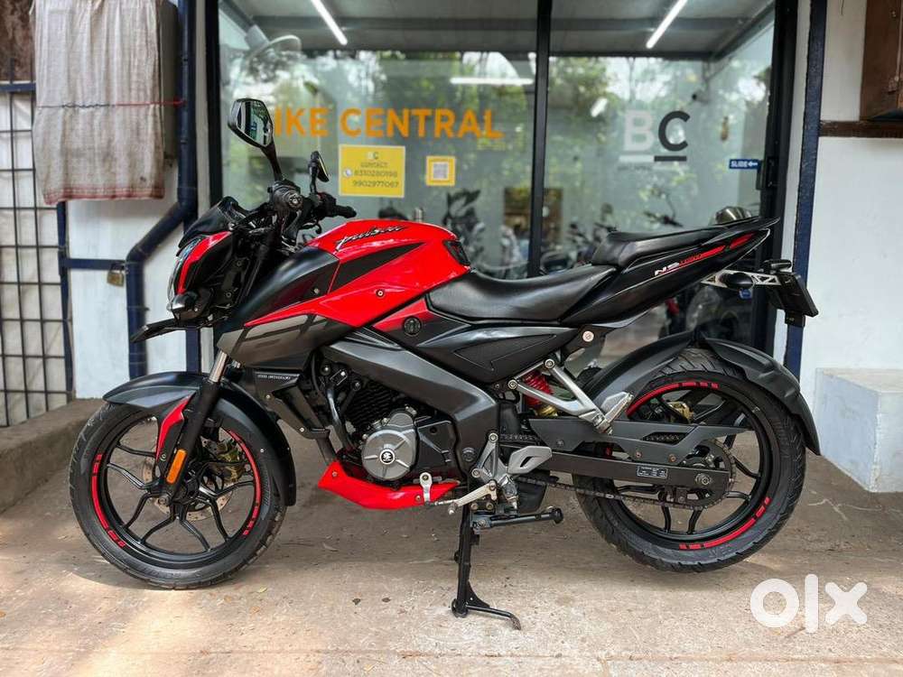 BAJAJ PULSAR NS 160