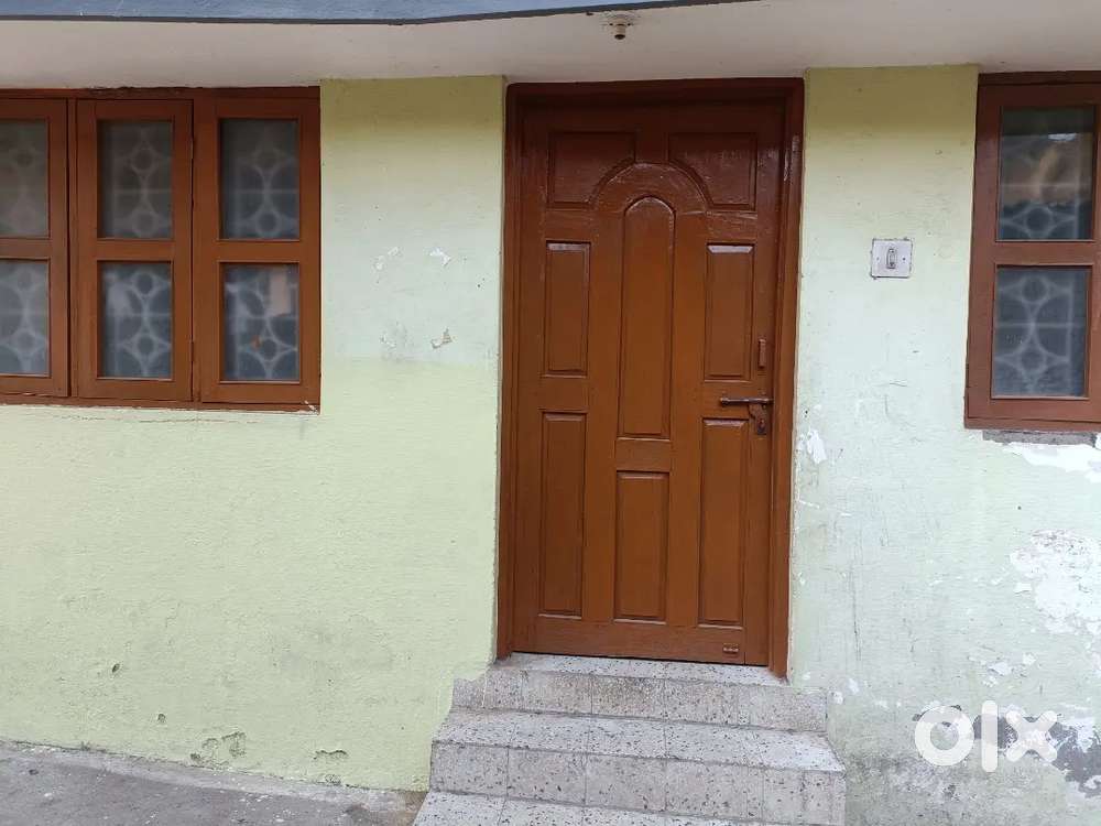 Room rent se dena hai boys and girls family