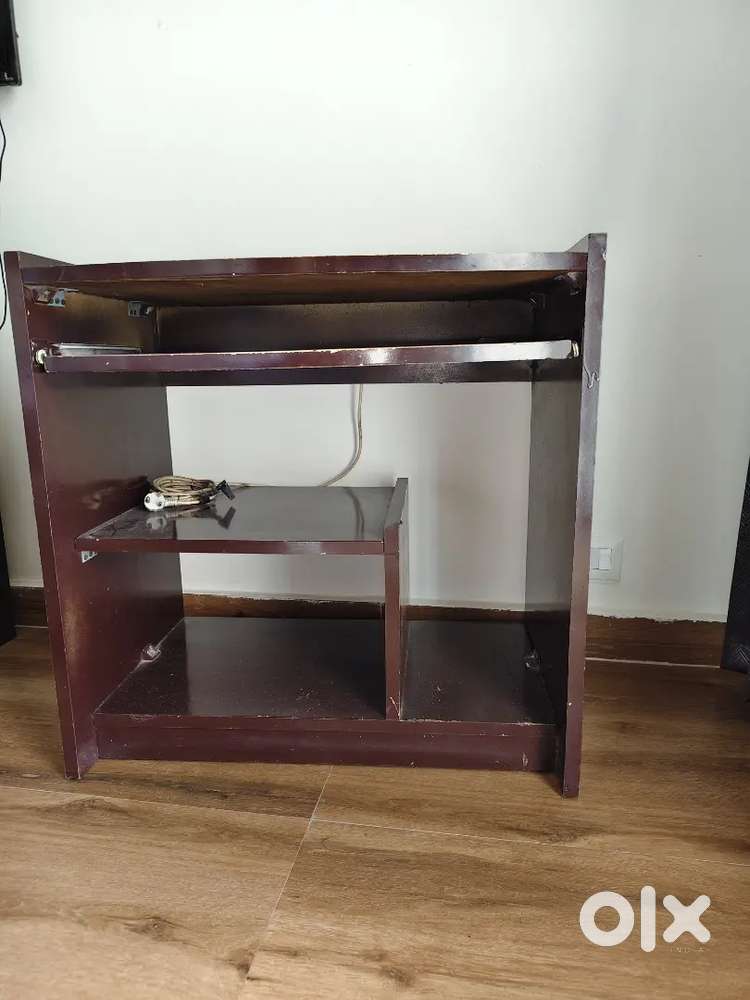 Movable Computer Table