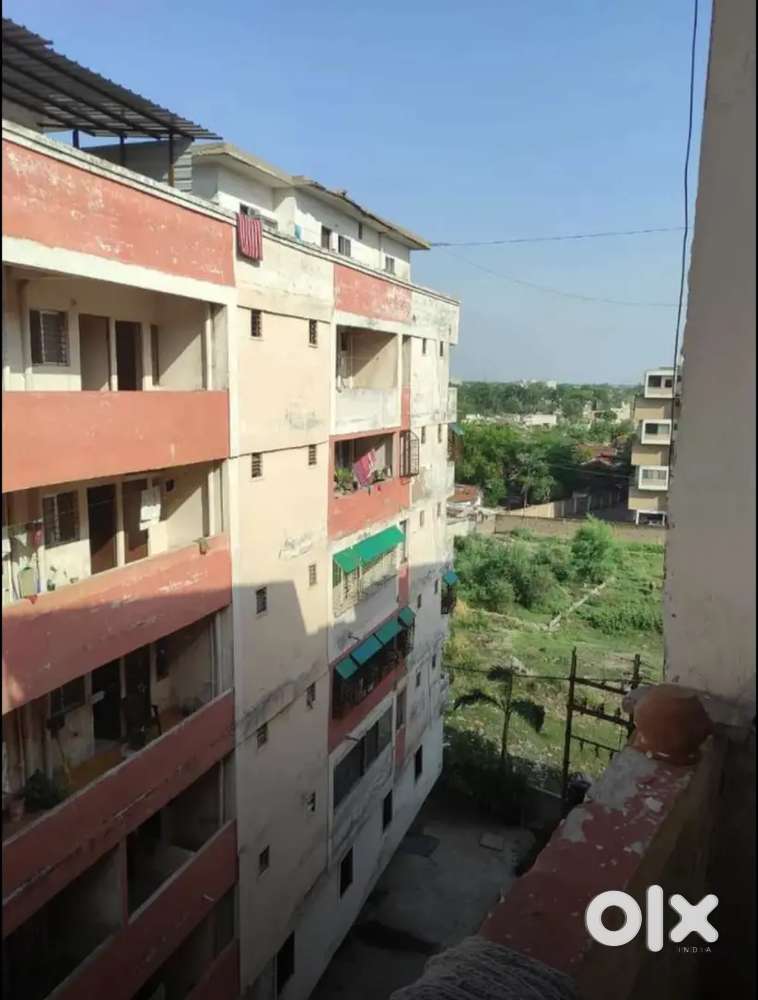 2 girls flatmate required ANAND VIHAR PHASE 2