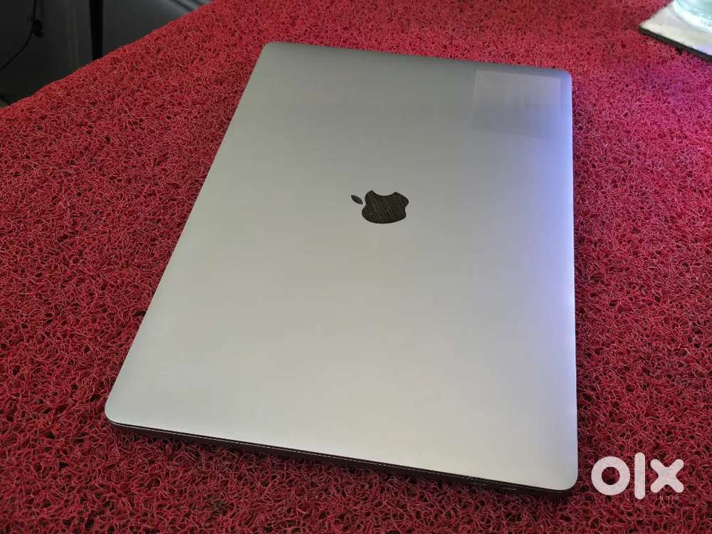 Apple Macbook Pro 2020 i7 16gb 512gb 5.5gb Graphics 16inch Retina