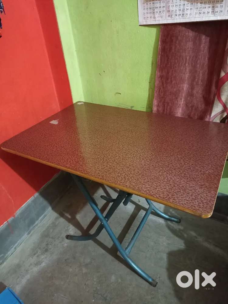 Table (Folding plywood table)