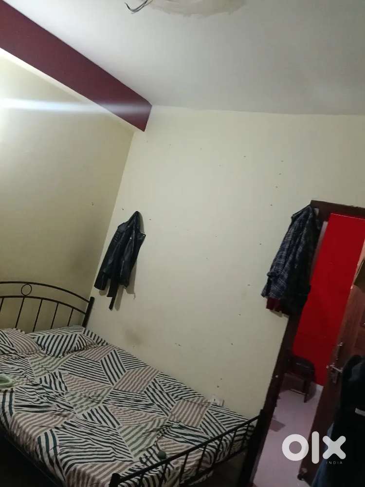 Need Single Flatmate In 2 Room set Flat with attached kitchen