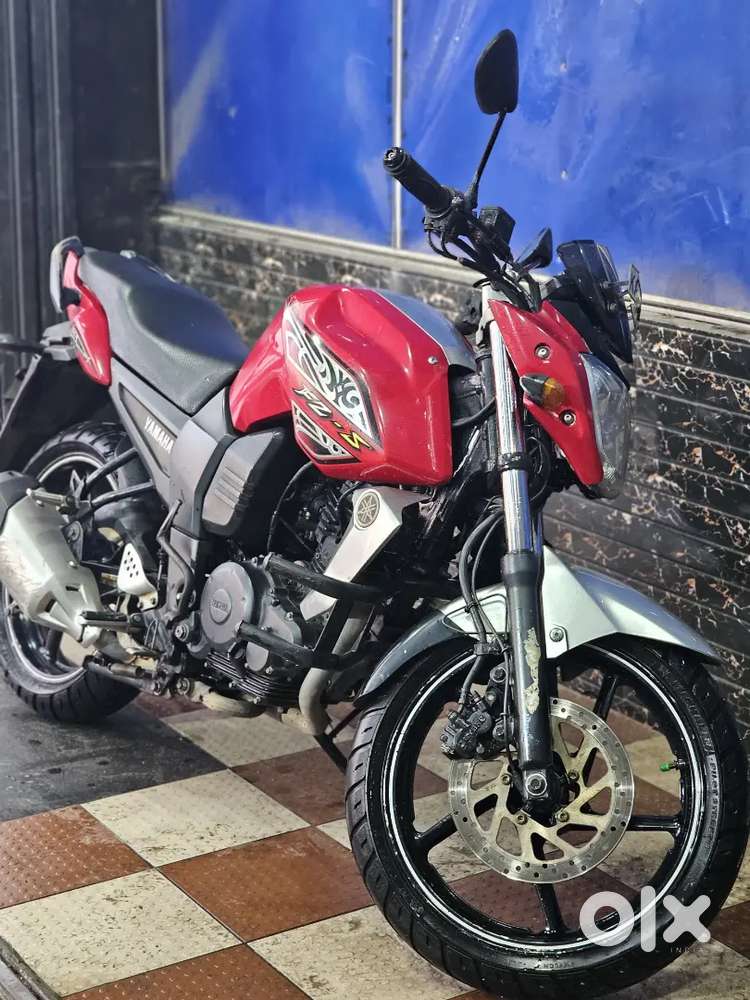 Well Maintained Yamaha FZs,new battery,Insurance August 2025,new tyres