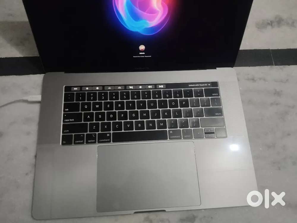 MacBook Pro 15in Display Big Display