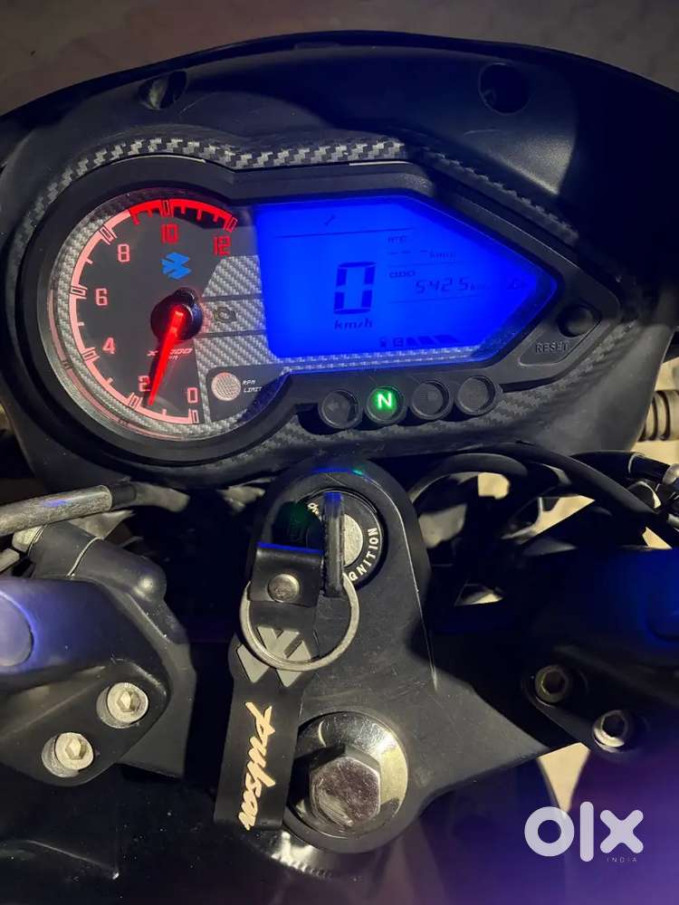 CH  no Brand new pulsar 180 dual disc very less driven well serviced