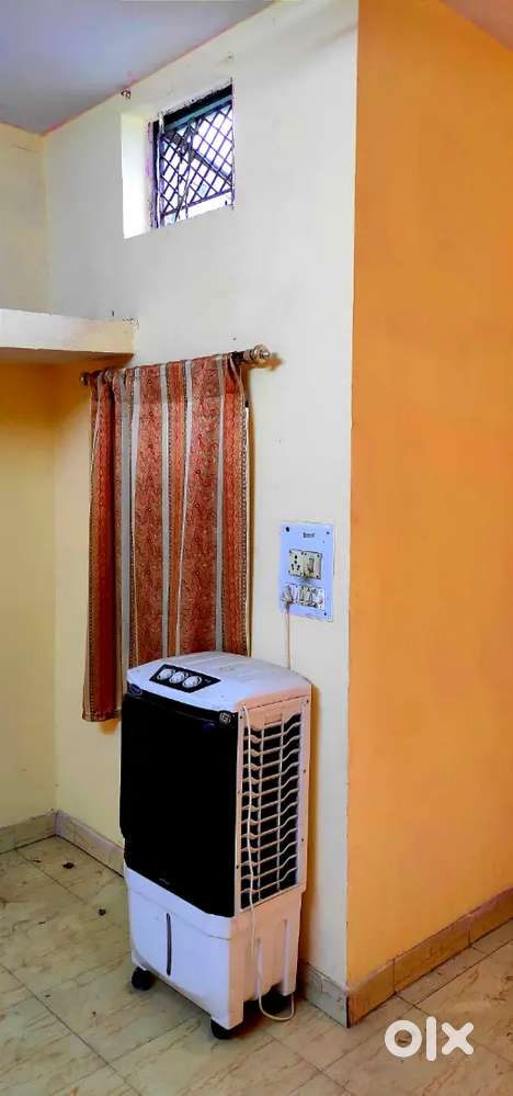 1Rk room set semi furnished available for rent