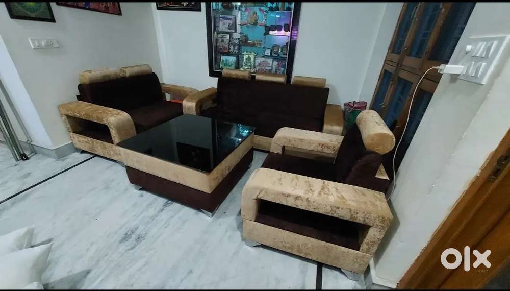 7 seater sofa / 5 seater sofa  & center table