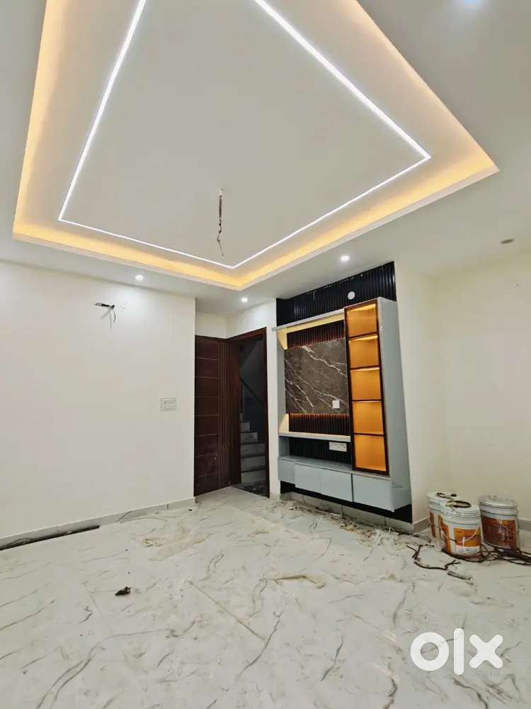 2 bhk flat dun university road