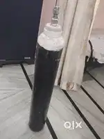 Medical oxygen cylinder with kit