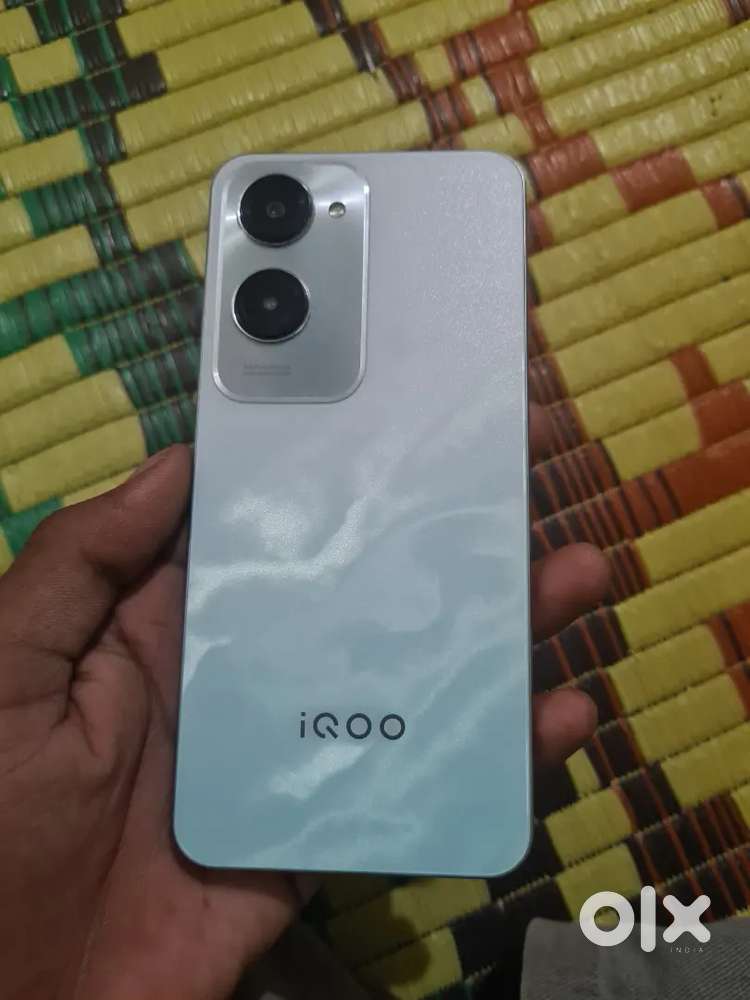 Iqoo z9 lite 5g new 6gb 128gb 2 Month old