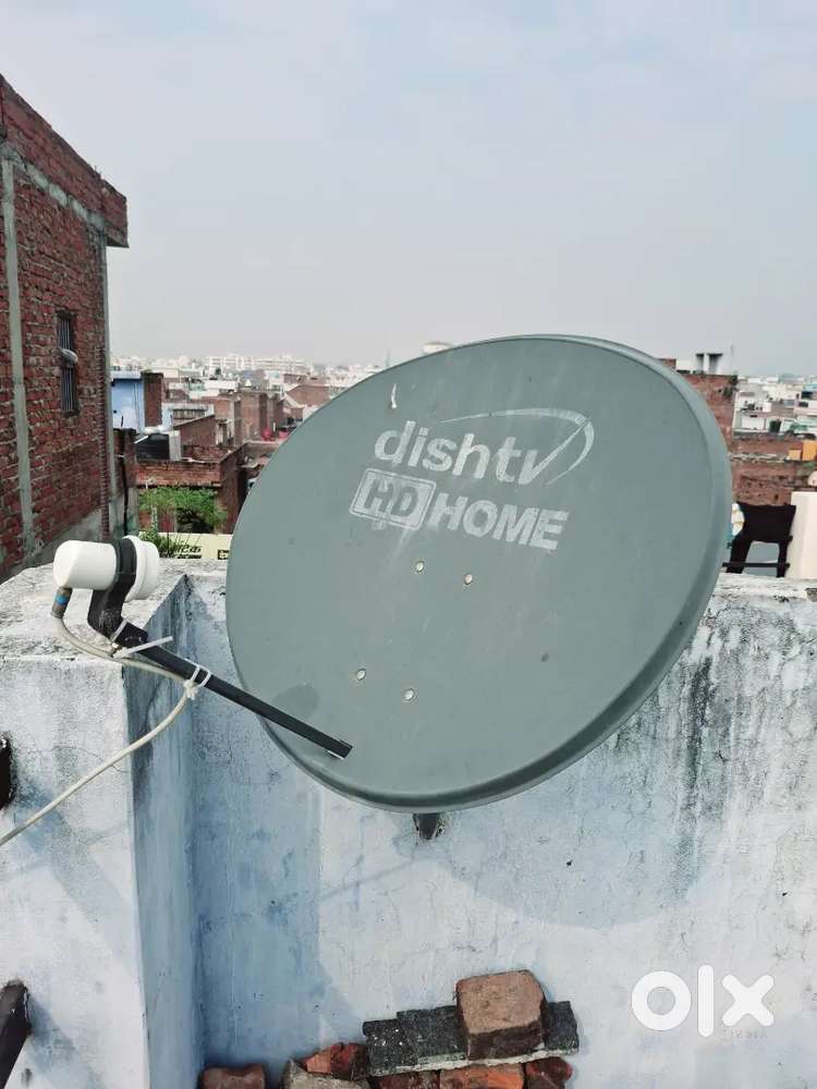Dish NXT HD D-5004 set-top box + antenna + remote — working