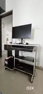 Computer table for sale