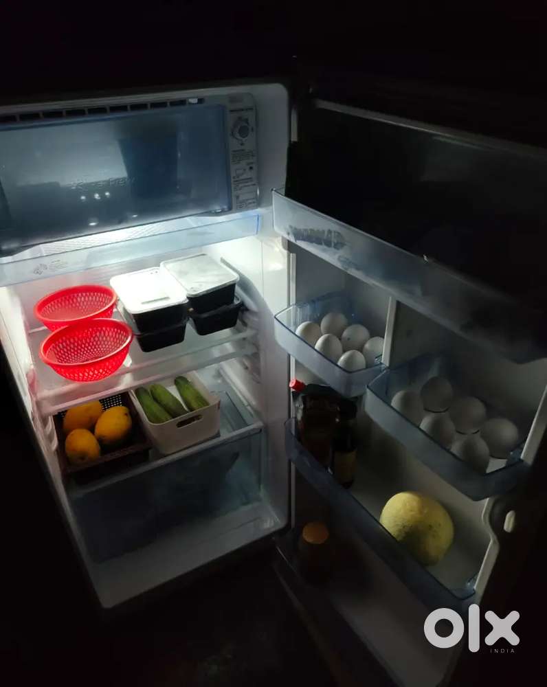 Moving Out Sale - Fridge/Washing Machine/Queen Size Bed & Matress