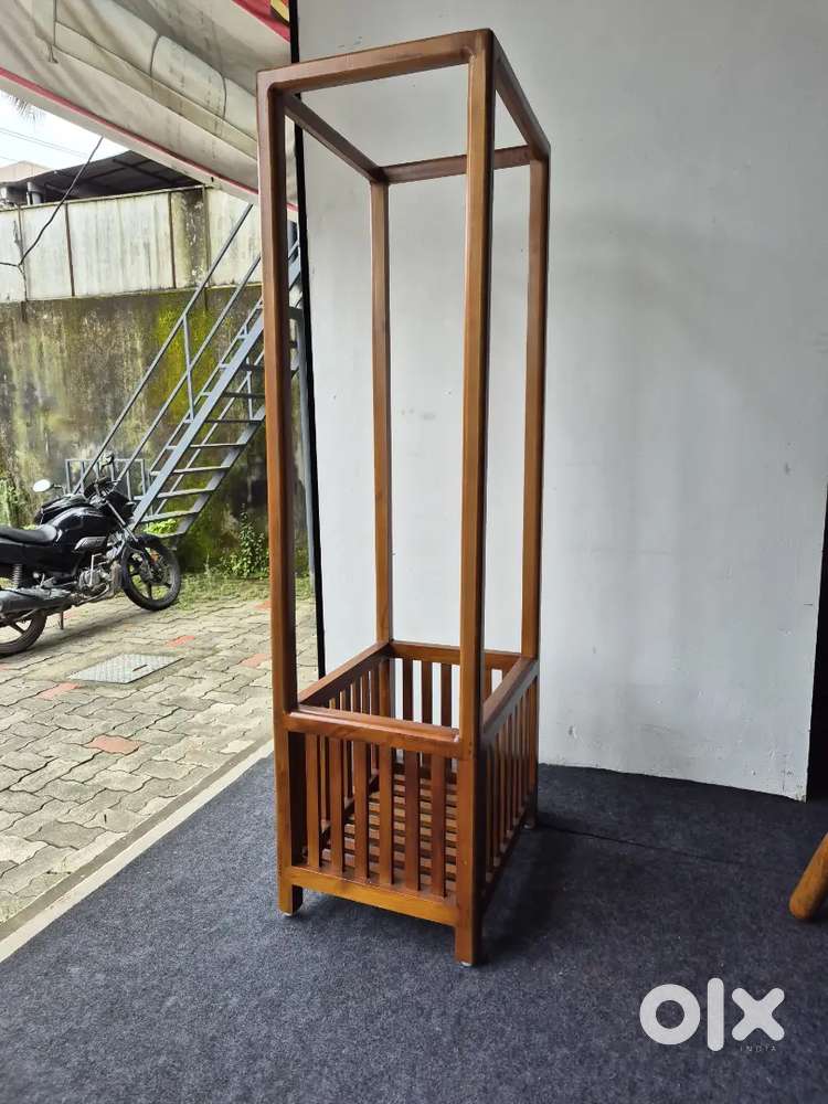 USED CLOTH HANGER & DROP BIN (BRAND NEW)