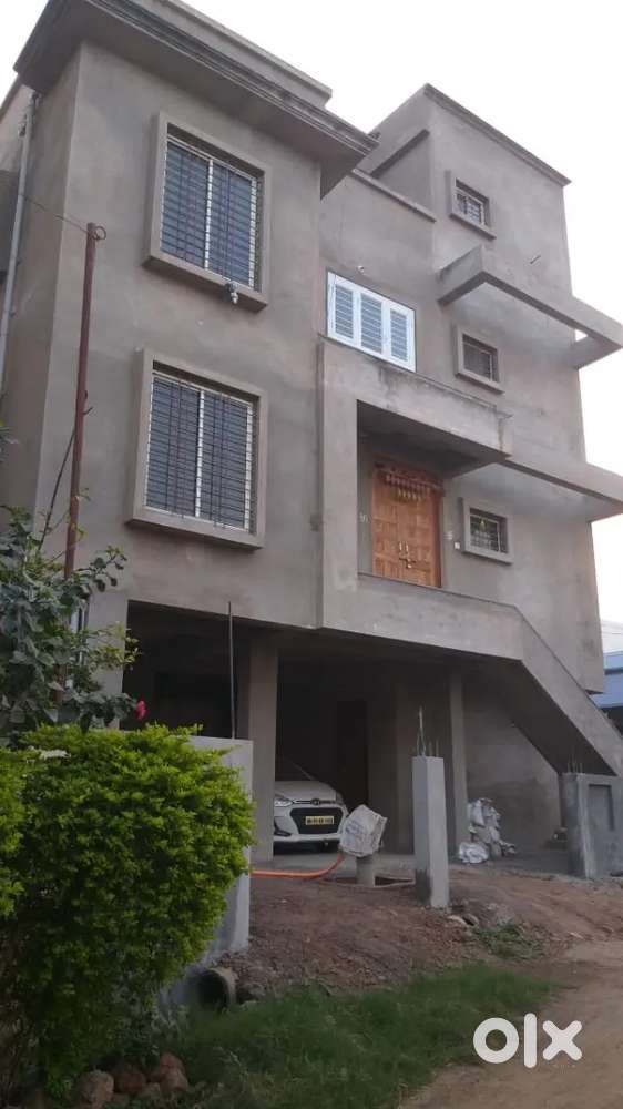 New 5 bhk Seprate Corner Bunglow