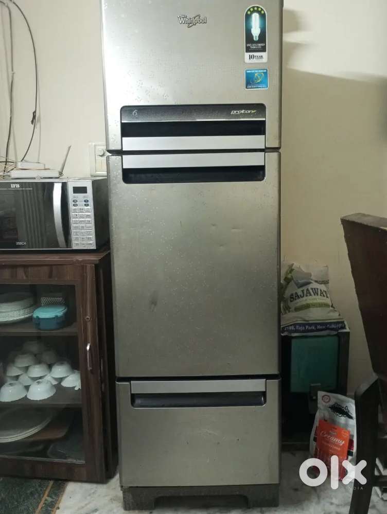 Whirlpool 3 door 325 Liter refrigerator