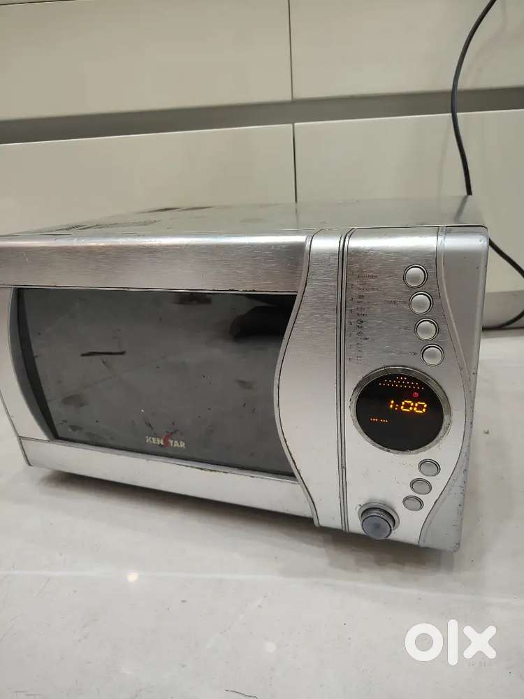 Microwave oven with convection
