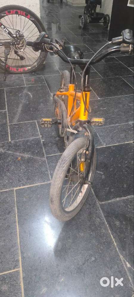 BTwin kids cycle (16 inch) for 3-7 yrs old kids