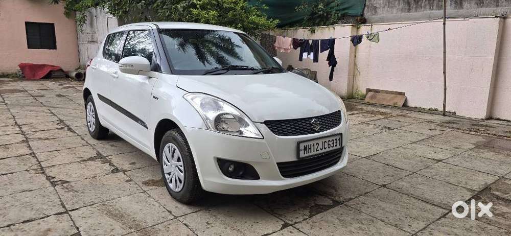 Maruti Suzuki Swift VXi + Manual, 2012