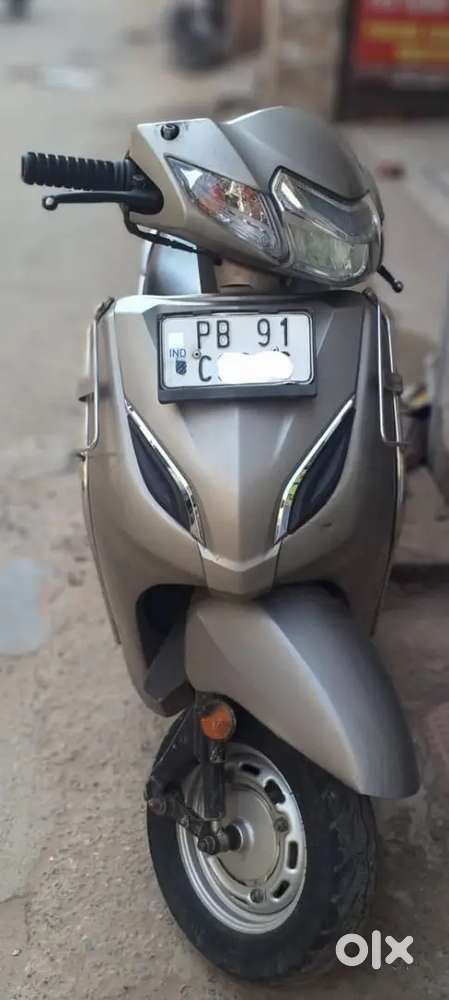 Activa 5G 2018 Delux model Very Good Condition New tyres