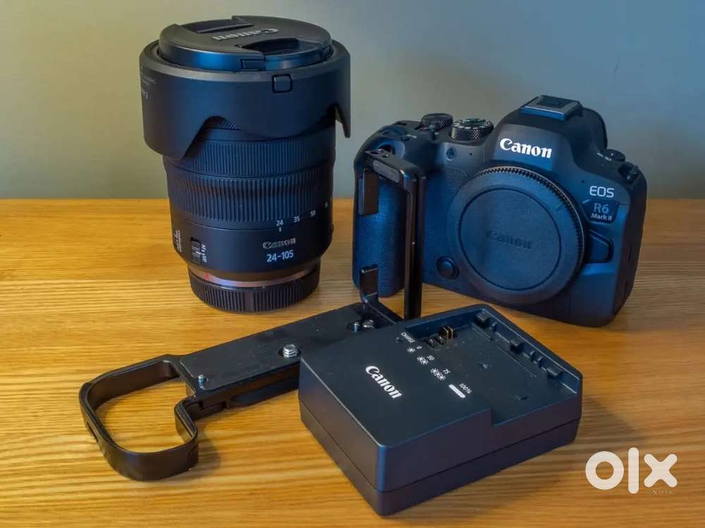 Canon EOS R6 Mark II Mirrorless W Camera Canon RF 24-105L IS USM Lens