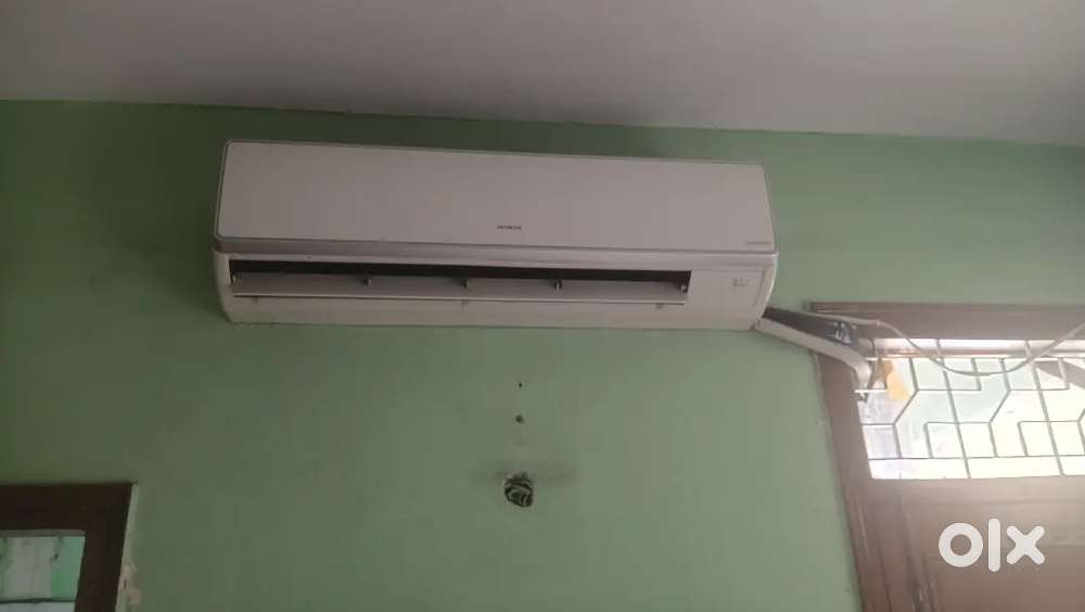 Hitachi inverter AC 1.5 ton