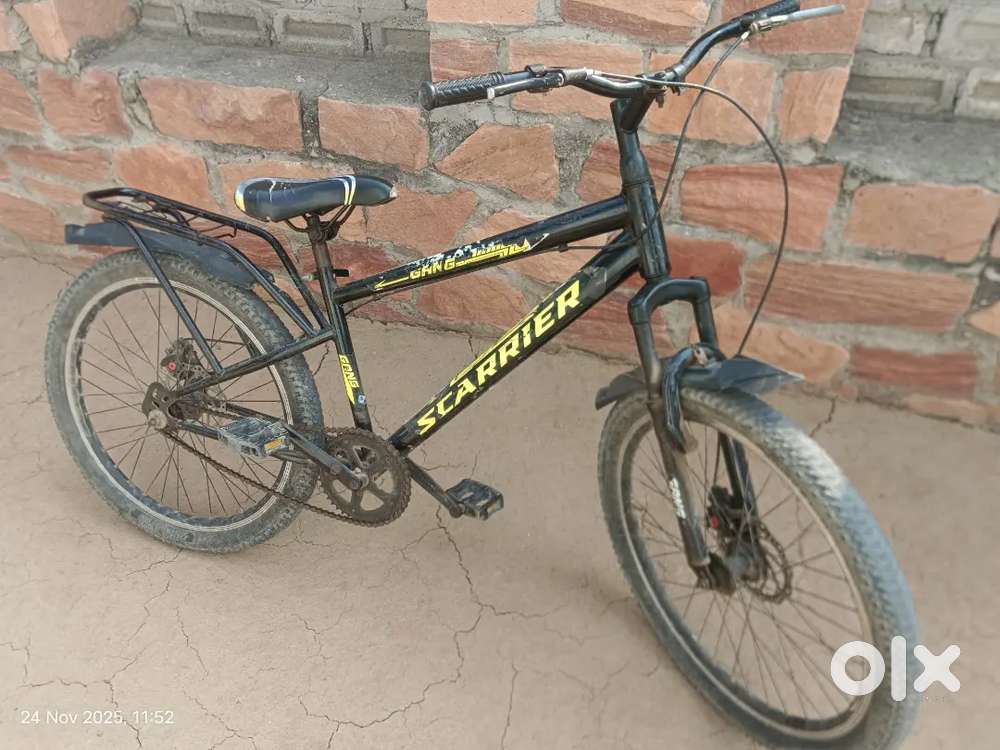 Hercules Gang Scarier bicycle with disc brakes and modern wheels