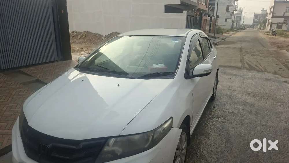 Sligthly dented all things in best condition engine battery perfect