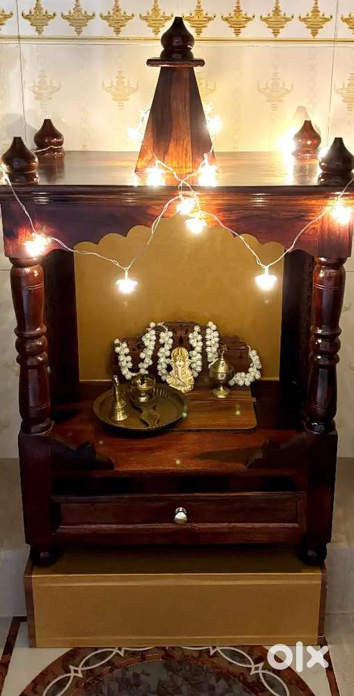 Pooja unit 1.5 years old high quality wood