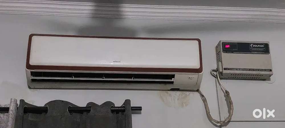 HITACHI 1.5 TONE AC