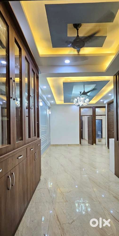 LUXURIOUS 3 BHK BIG SIZE WITH LIFT