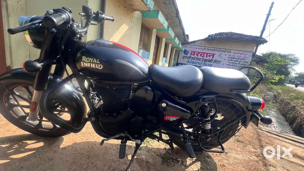 ROYAL ENFIELD CLASSIC  350 Bs6
model- 2023 
owner-1st
passing-c