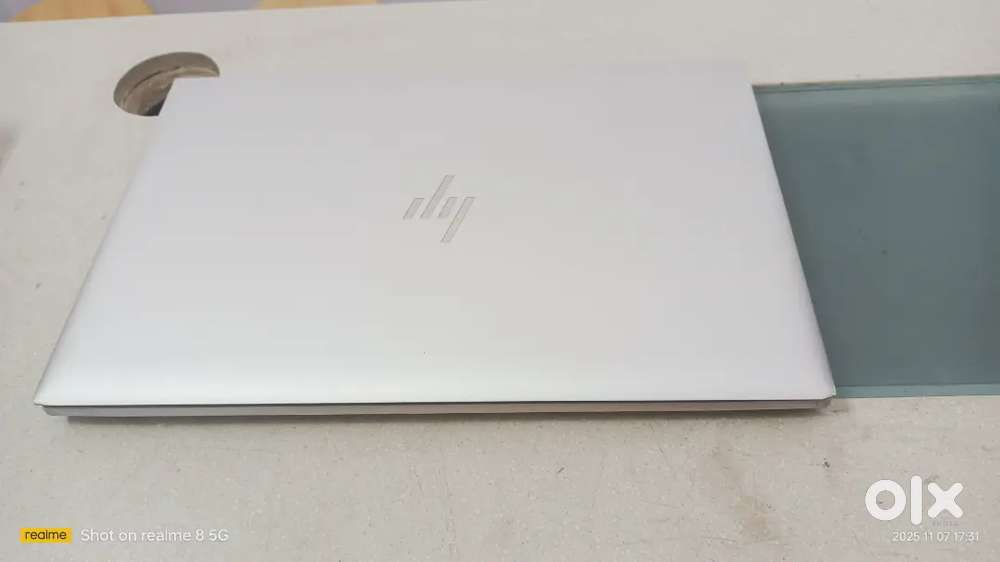 Hp elitebook i5 10th generation Ram 8gb SSD 256gb
