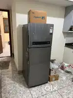 Double door refrigerator