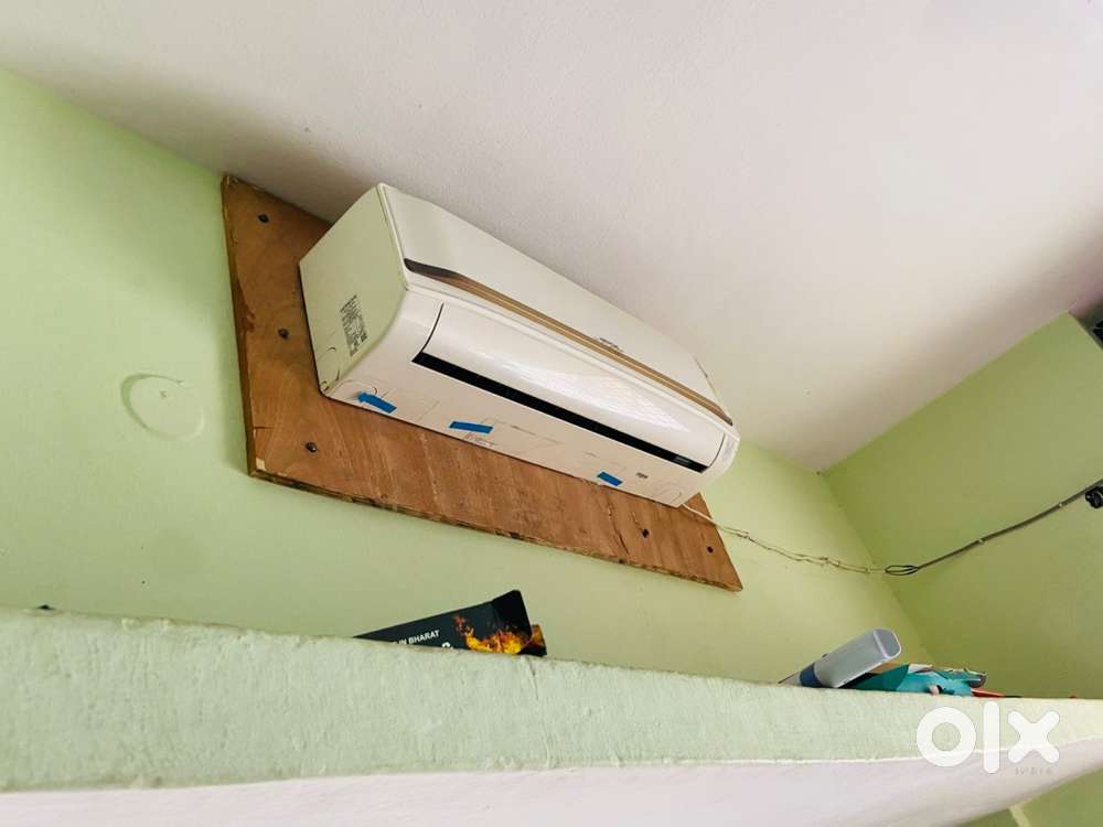 Hitachi ac 2 ton