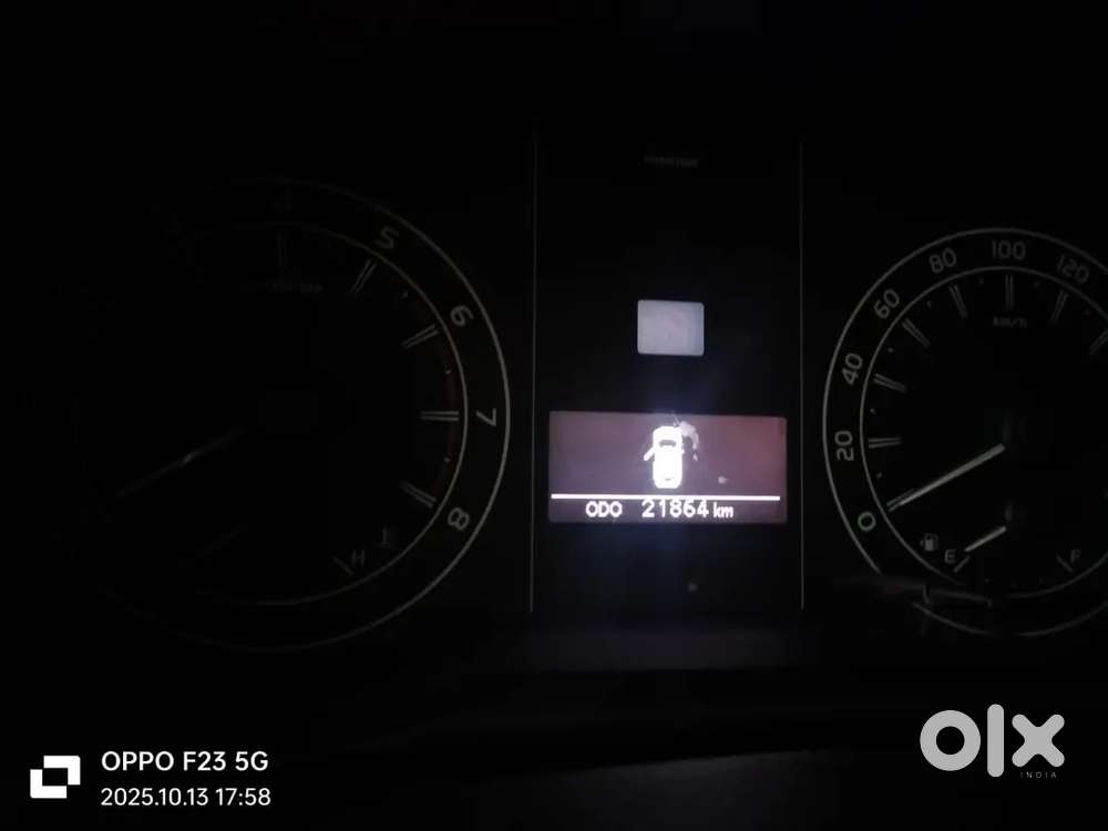 Toyota Innova Crysta 2022 Petrol 22000 Km Driven