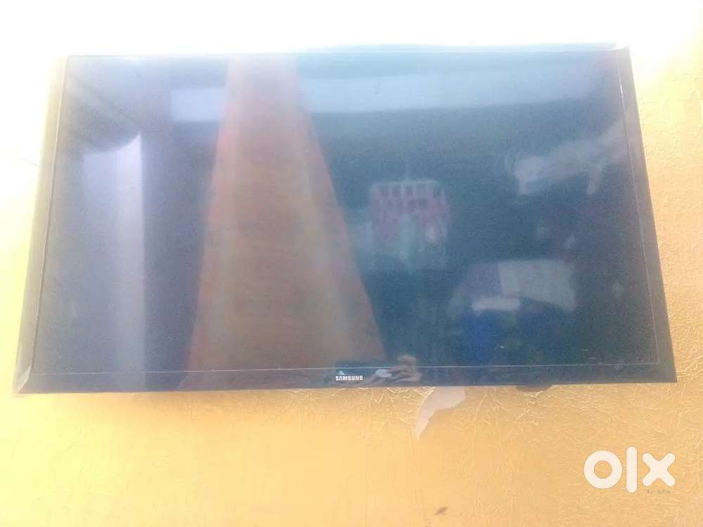 Samsung 80 cm (32Inch) smart tv with Bezel-Free design