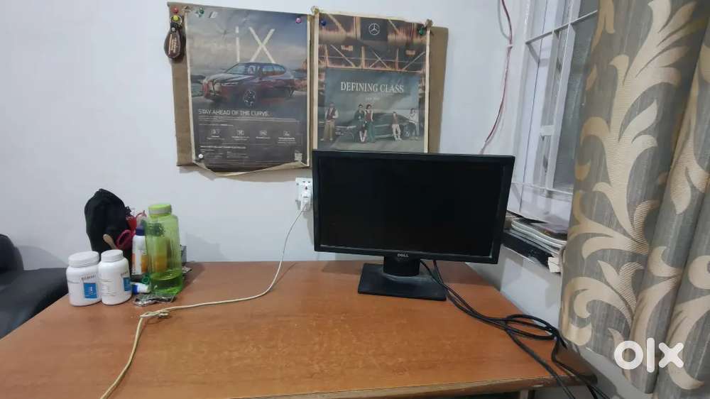 Dell Monitor (21 inch)