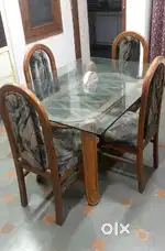 Dining table,Glass top,sagwan wooden,4 seater,size 4'×3', fixed price