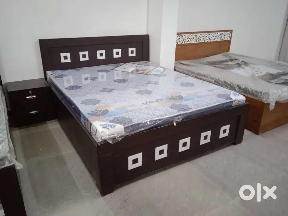 6 x 5. Bed 100%. Plywood