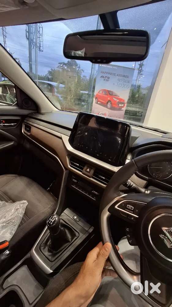 Maruti Suzuki Brezza 2023 Petrol 28000 Km Driven