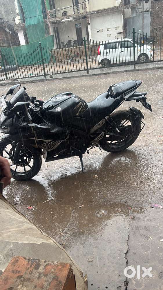 R15 V3 Black colour, 3rd owner